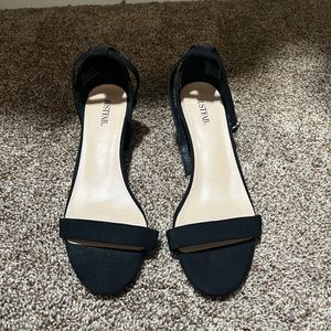 Black small heeled Justfab shoes! 9.5 never worn.